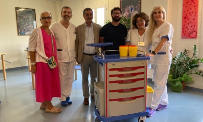 Donato un carrello per le medicazioni all'Hospice