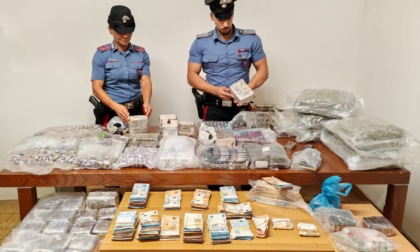 Sequestrati 52 kg di droga, un arresto e due denunce
