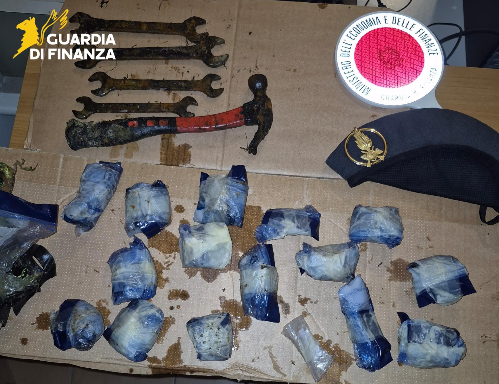 DROGA IN MARE PONZA (4)