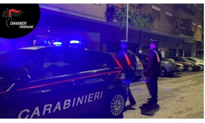 Danneggiate 5 auto alla stazione ferroviaria