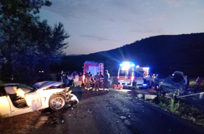 Scontro frontale, si aggrava anche il papa’ del bimbo di 2 anni che è in condizioni critiche