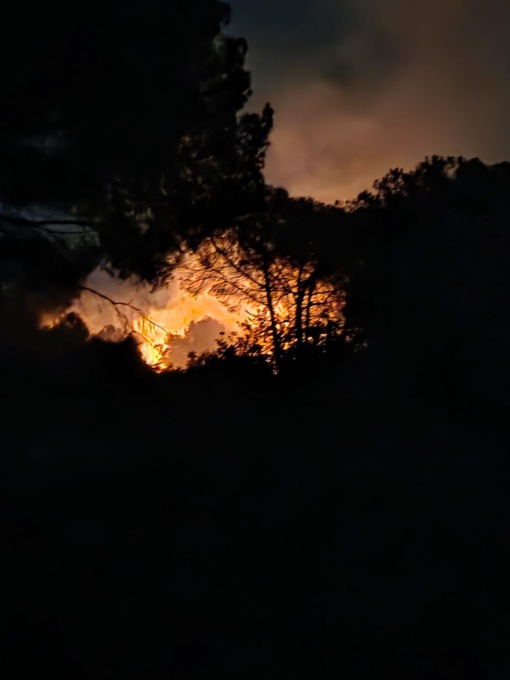 Emergenza incendi continua. Un fumo ettari di terreno in zona Macallè fino a Monte Saiano