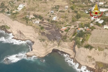 Incendio domato in Località Cala Battaglia