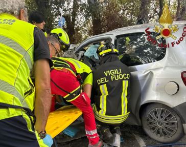 Scontro tra due auto in via Santa Maria Goretti, muore Alessandro Cenci