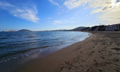 Lite in spiaggia per l’ombrellone: otto identificati, tre espulsi e sei denunciati