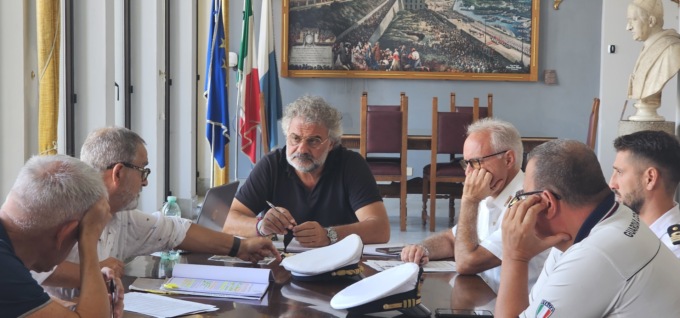Vendita della “piccola pesca” in città, incontro in Comune