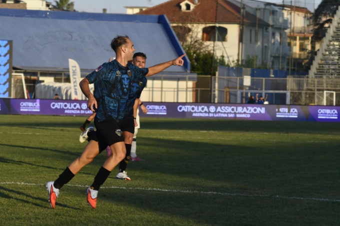 Latina Calcio, la forza del gruppo è il segreto della buona partenza