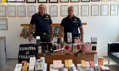 Articoli contraffatti, scatta il sequestro
