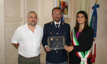 L’Amministrazione premia l’assistente capo coordinatore della Polizia Stradale di Mantova Gianluca Beccari
