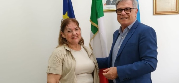 Dona un rene al figlio, incontro in Comune