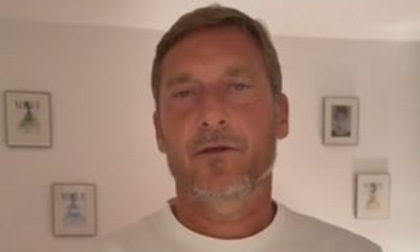 Totti al gemello del ragazzo investito e ucciso a Ferragosto: “Non mollare, soprattutto per Federico”