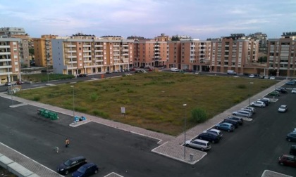 Urla, rifiuti e vandalismi sotto casa: i residenti presentano un esposto