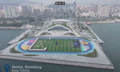 Cina: scopriamo campo da calcio "galleggiante" nello Shandong