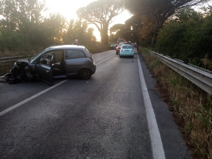 Incidente stradale, Appia bloccata fino alle 21.30