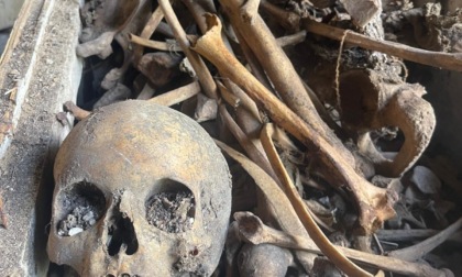 Trovate ossa umane in una casa abbandonata, le indagini