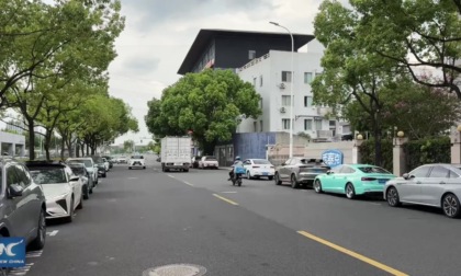 Cina: Shanghai inaugura servizi commerciali di robotaxi