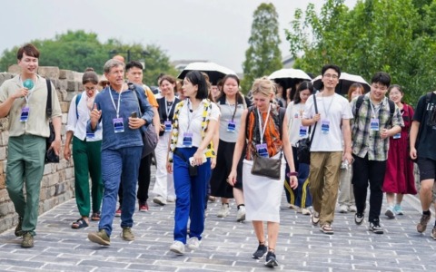 Cina-Italia: giovani ridanno vita ad antiche mura con design creativi (1)
