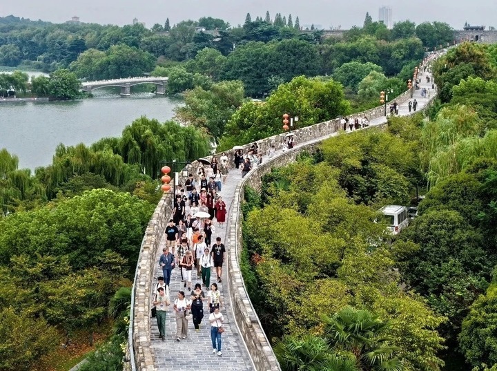 Cina-Italia: giovani ridanno vita ad antiche mura con design creativi (2)