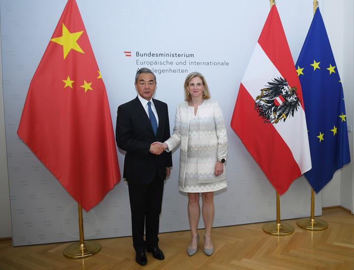 Cina-Austria: colloqui tra Wang e la ministra Meinl-Reisinger a Vienna