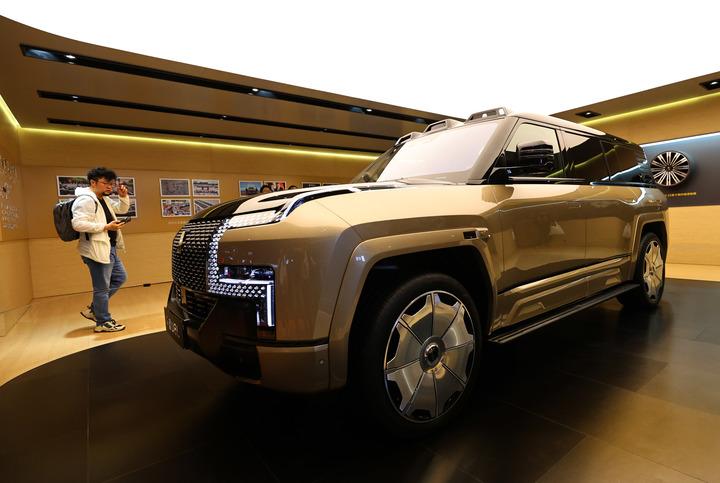 Cina: obiettivo vendite auto 2025 fissato a 32,3 milioni di unità