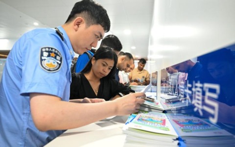 Cina: aumento +50% ingressi di stranieri con esenzione visto a gen-ago