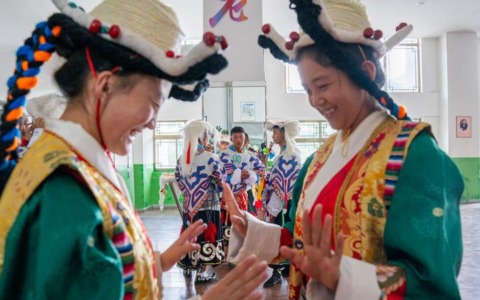 Cina: Xizang, insegnamento dell’opera tibetana a Lhasa (1)