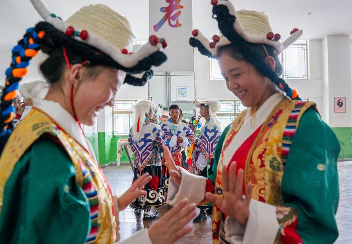 Cina: Xizang, insegnamento dell’opera tibetana a Lhasa (1)