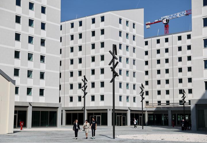 Italia: veduta del Villaggio olimpico, paralimpico di Milano Cortina (1)