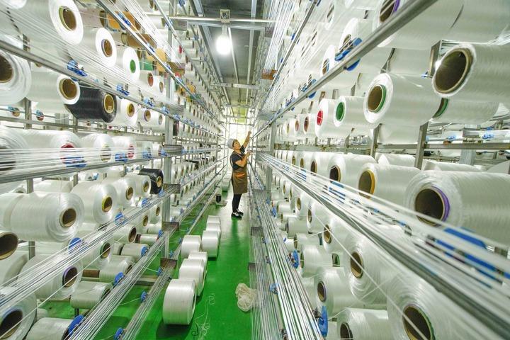 Cina: utili principali imprese industriali tornano a crescere nei primi 8 mesi del 2025