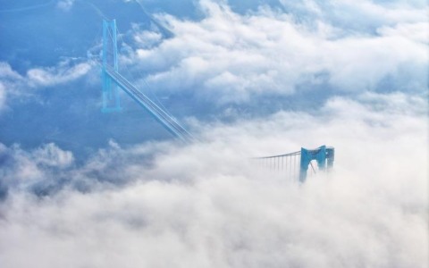 Cina: il ponte più alto del mondo apre al traffico nel Guizhou