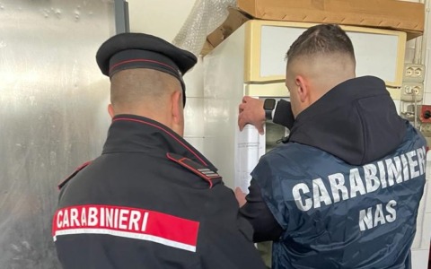 Carenze igienico-sanitarie, chiuso locale della movida