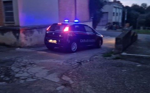 Accusato di tentato omicidio, evade dai domiciliari. Preso