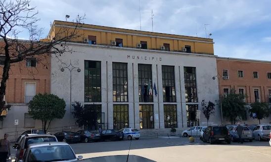 Lavori alla Villa Comunale, blitz della Finanza in Comune