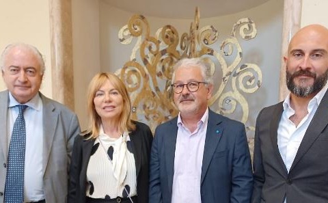 Attentati, i sindacati chiedono un incontro con il sindaco