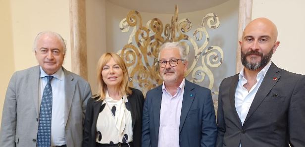 Attentati, i sindacati chiedono un incontro con il sindaco