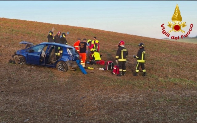 Auto fuori strada: un ferito trasportato in eliambulanza