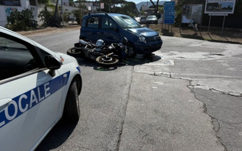 Incidente stradale, grave motociclista