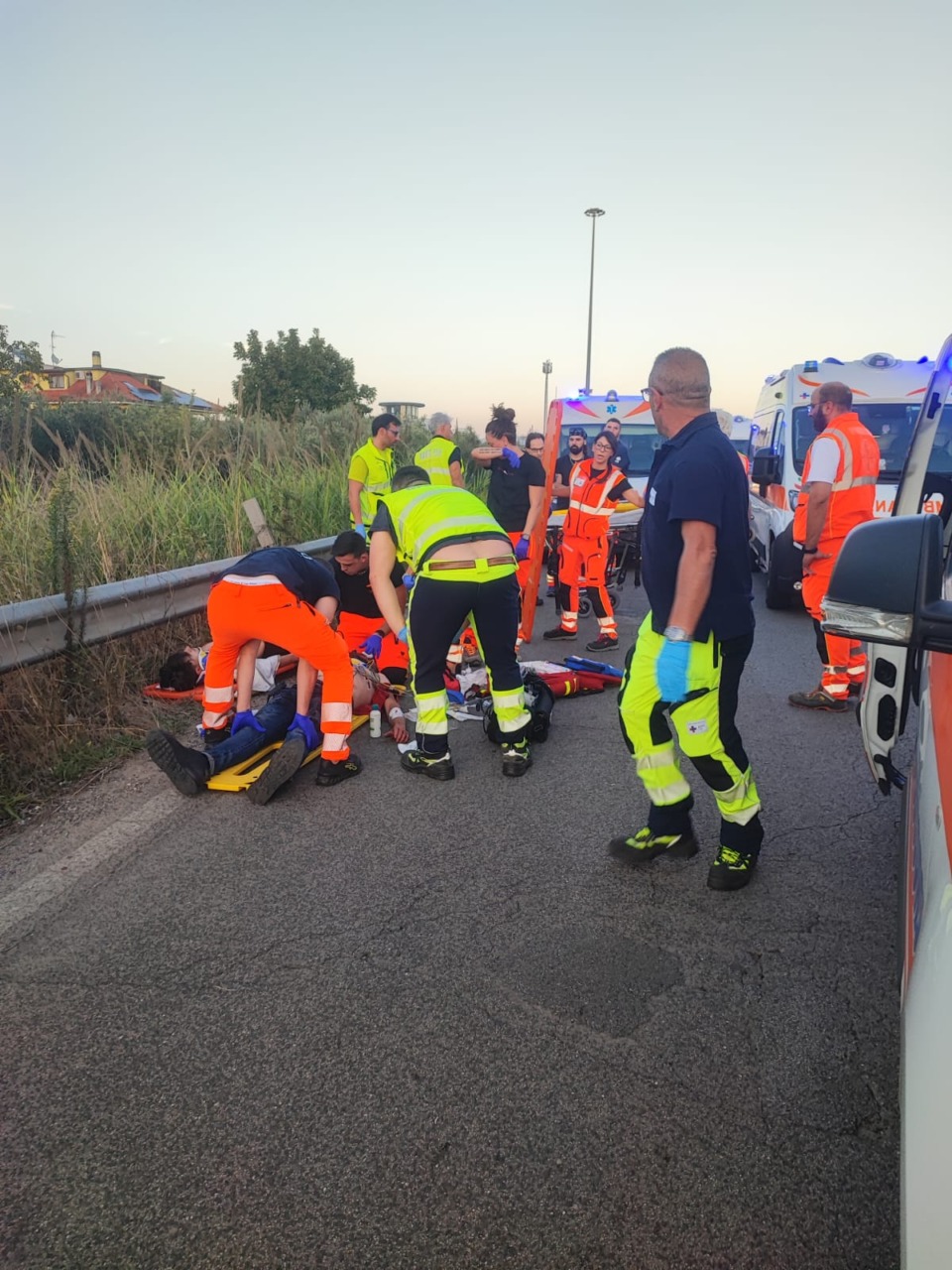 Investiti due pedoni, uno è grave. Trovata droga nella scarpa