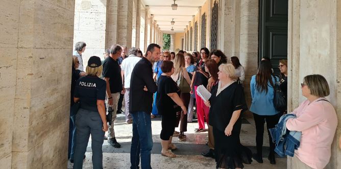 Sit in e assembla dei dipendenti comunali, verso lo stato agitazione