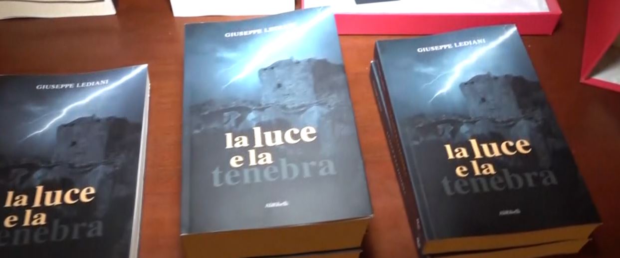 “La luce e la tenebra”, il libro