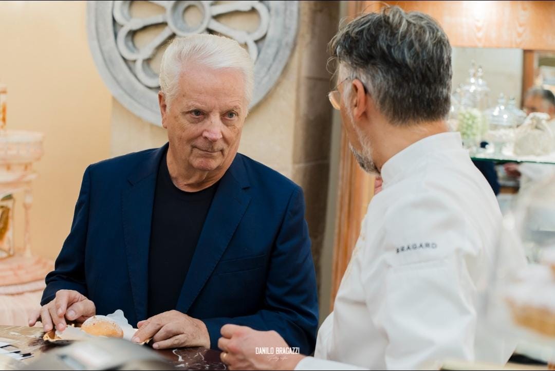 Iginio Massari in visita a Giovinazzo: omaggio alla Puglia