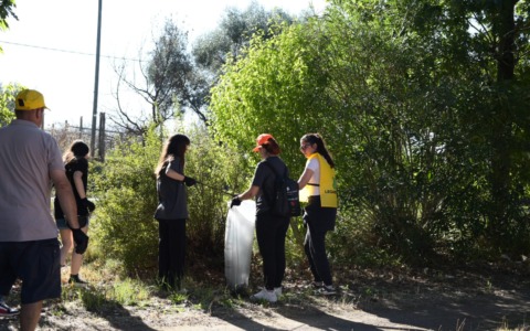 “Puliamo il mondo”, raccolti 40 sacchi di rifiuti nel quartiere di San Valentino