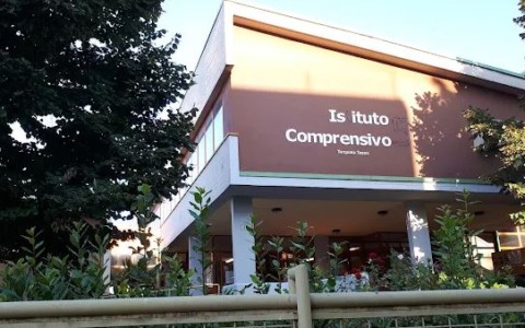 Scuola di via Tasso, prima riunione operativa per risolvere l’emergenza 