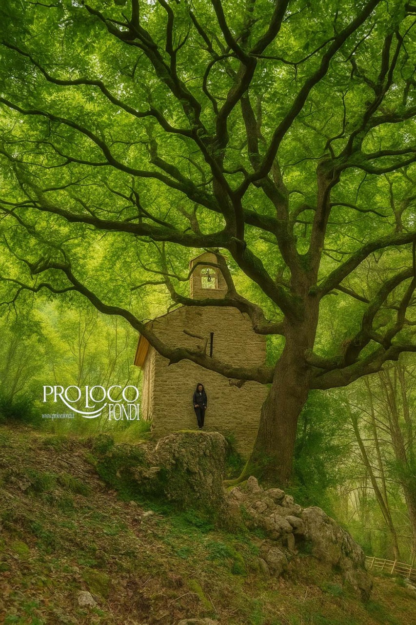 Fondi e il Parco, Passeggiata tra Natura, Storia e Fede