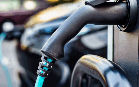 Cina: infrastrutture di ricarica per EV mantengono rapida espansione