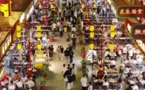 Cina: festa per gli occhi e lo stomaco al mercato notturno di Dunhuang nel Gansu