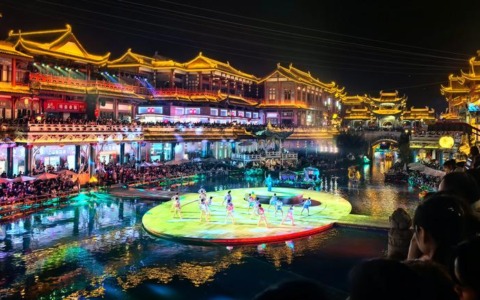 Cina: in corso vacanze per Giornata nazionale, Festa di metà autunno (2)