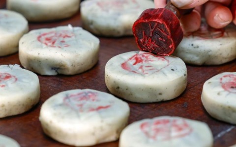 Cina: torte lunari in stile Huizhou per la Festa di metà autunno nell’Anhui