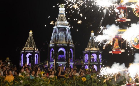 Cina: vacanze per Giornata nazionale, Festa di metà autunno (2)