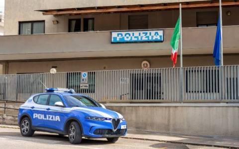 Voleva suicidarsi, salvato dalla polizia